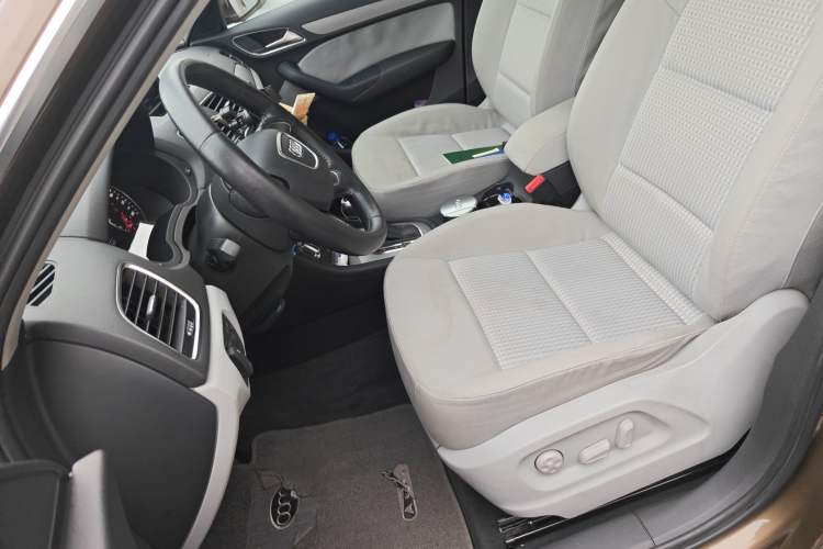 Used Audi Q3 2013 35 TFSI Ambition Edition Left Front Seat
