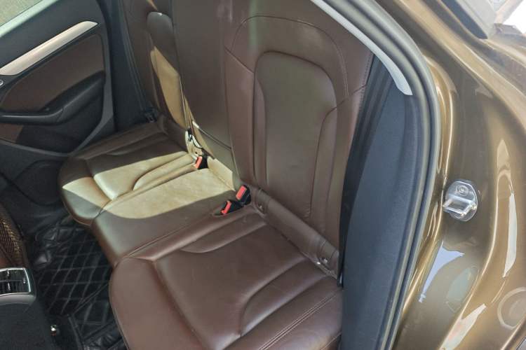 Used Audi Q3 2013 35 TFSI Comfort Model Left Rear Seat