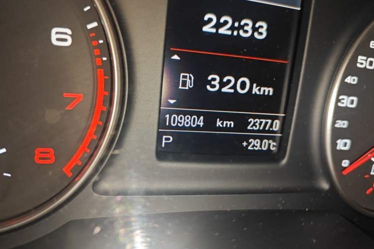 Used Audi Q3 2013 35 TFSI quattro Luxury Model Odometer Close Up