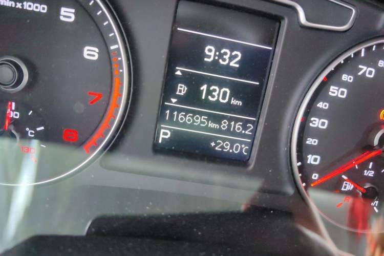 Used Audi Q3 2013 35 TFSI Comfort Model Odometer Close Up