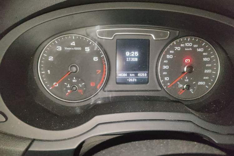 Used Audi Q3 2013 35 TFSI quattro Technology Edition Odometer Close Up