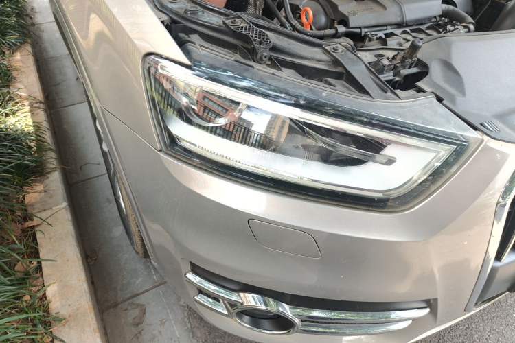 Used Audi Q3 2013 35 TFSI Comfort Model Right Front Headlight