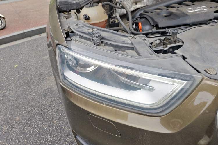 Used Audi Q3 2013 35 TFSI quattro Technology Edition Right Front Headlight