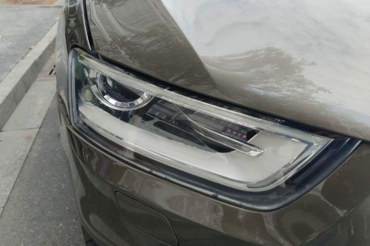 Used Audi Q3 2013 35 TFSI Comfort Model Right Front Headlight