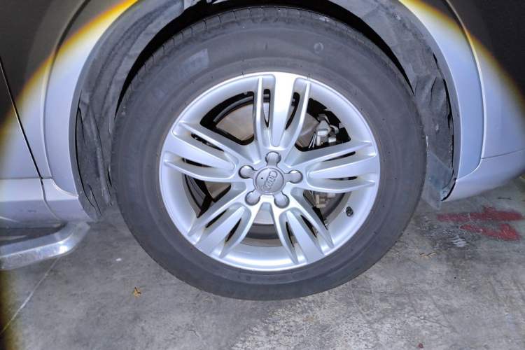 Used Audi Q3 2013 35 TFSI quattro Comfort Model Right Front Wheel Hub