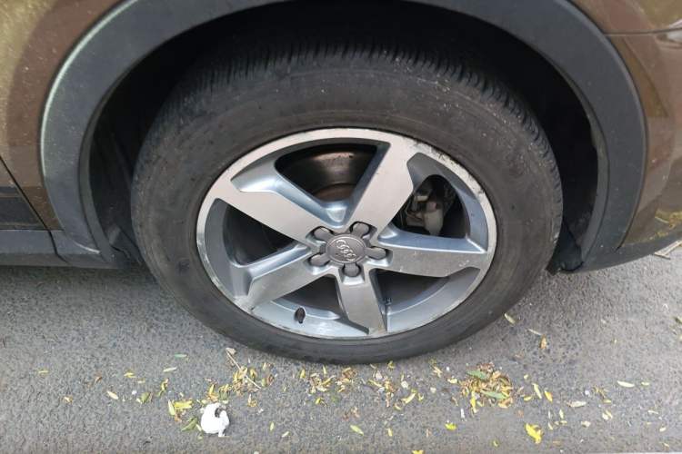 Used Audi Q3 2013 35 TFSI Ambition Edition Right Front Wheel Hub