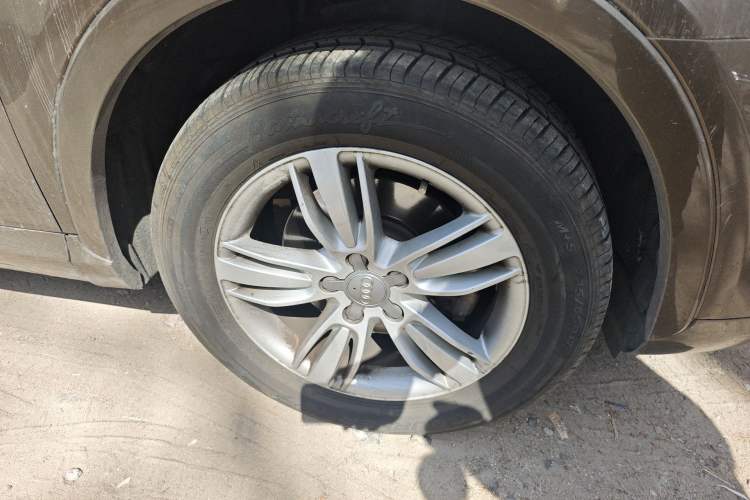 Used Audi Q3 2013 35 TFSI Comfort Model Right Front Wheel Hub