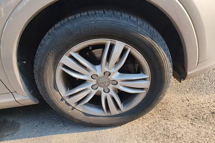 Used Audi Q3 2013 35 TFSI quattro Comfort Model Right Front Wheel Hub