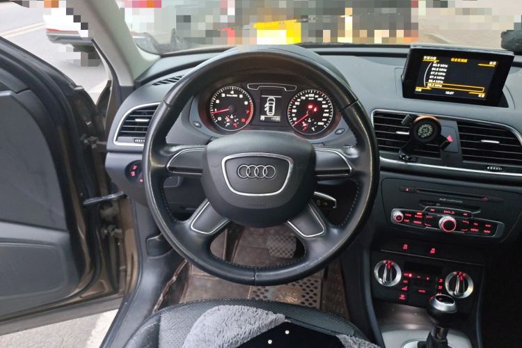Used Audi Q3 2013 35 TFSI Ambition Edition Steering Wheel