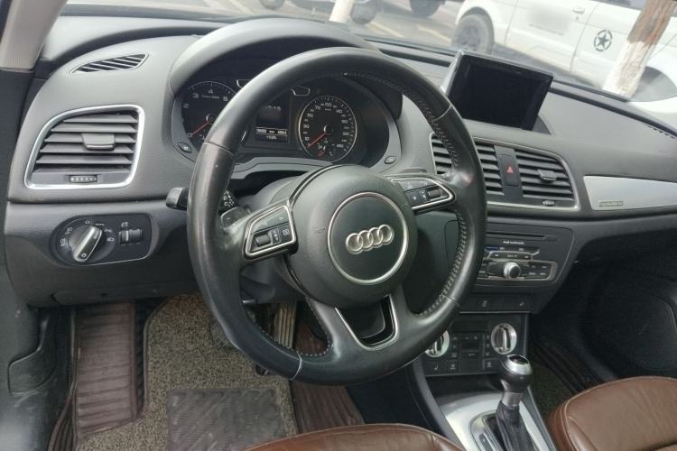 Used Audi Q3 2013 35 TFSI Comfort Model Steering Wheel