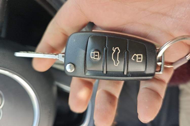 Used Audi Q3 2013 35 TFSI Comfort Model Vehicle Key