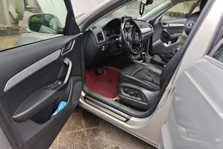 Used Audi Q3 2013 35 TFSI quattro Technology Edition Driver Seat