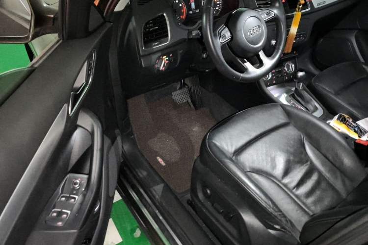 Used Audi Q3 2013 35 TFSI quattro Comfort Model Driver Seat