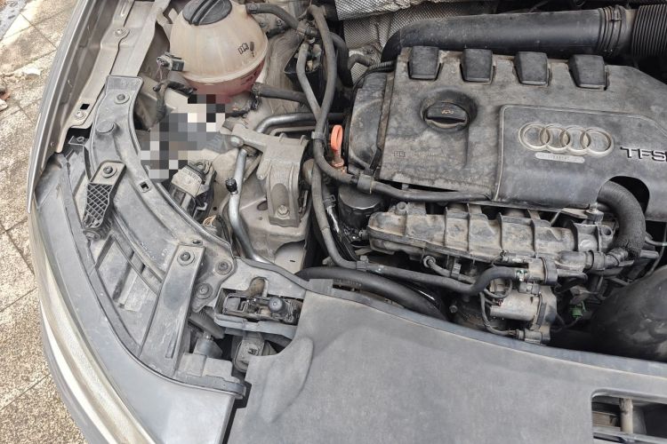Used Audi Q3 2013 35 TFSI quattro Technology Edition Engine Bay Right