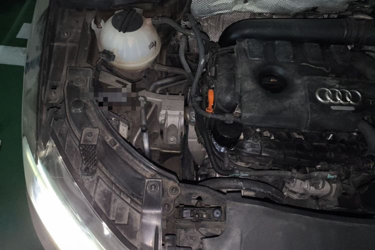 Used Audi Q3 2013 35 TFSI quattro Comfort Model Engine Bay Right