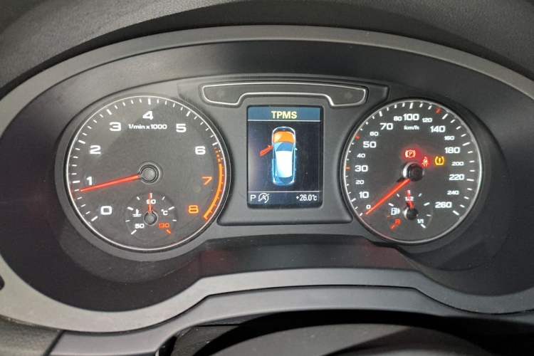 Used Audi Q3 2013 35 TFSI quattro Comfort Model Instrument Cluster