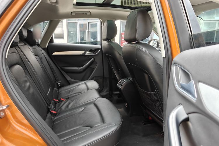 Used Audi Q3 2013 35 TFSI quattro Technology Edition Interior 2