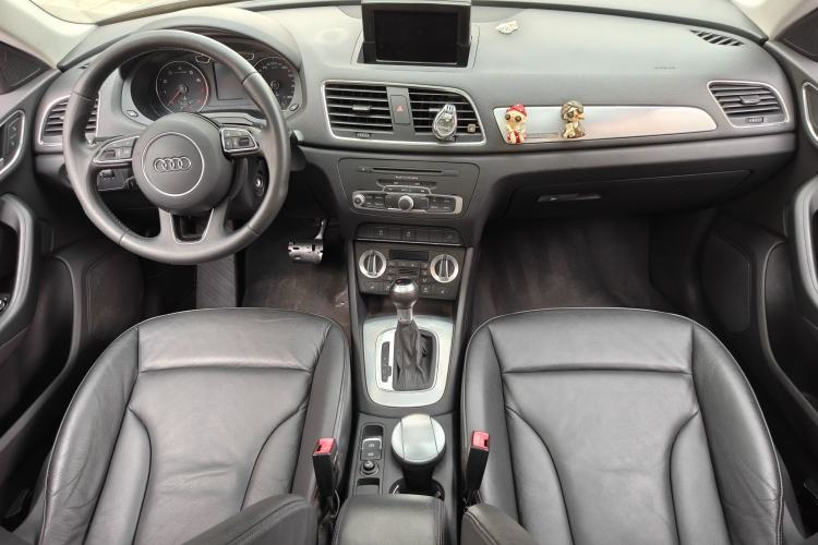 Used Audi Q3 2013 35 TFSI quattro Technology Edition Interior 3
