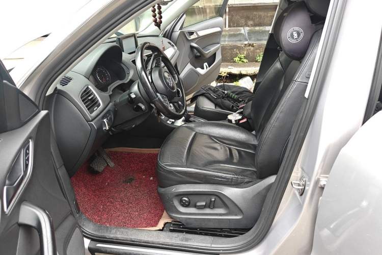 Used Audi Q3 2013 35 TFSI quattro Technology Edition Left Front Seat