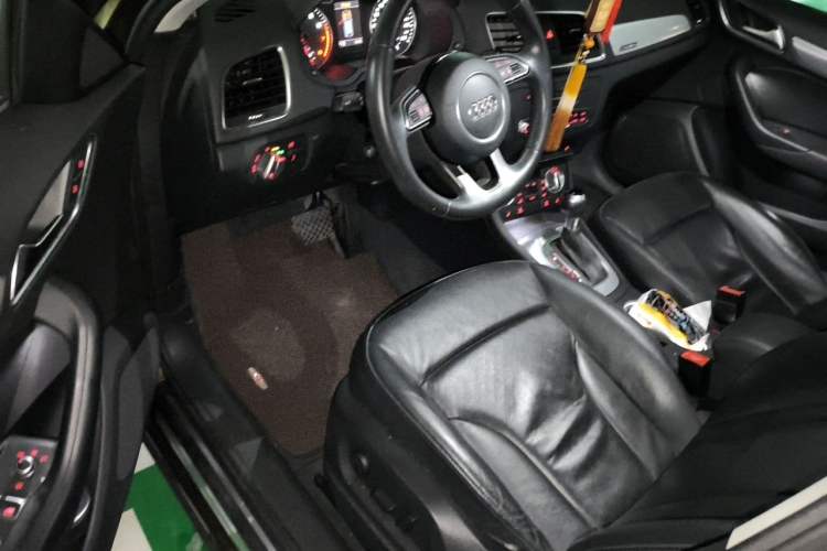 Used Audi Q3 2013 35 TFSI quattro Comfort Model Left Front Seat