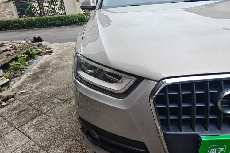 Used Audi Q3 2013 35 TFSI quattro Technology Edition Right Front Headlight
