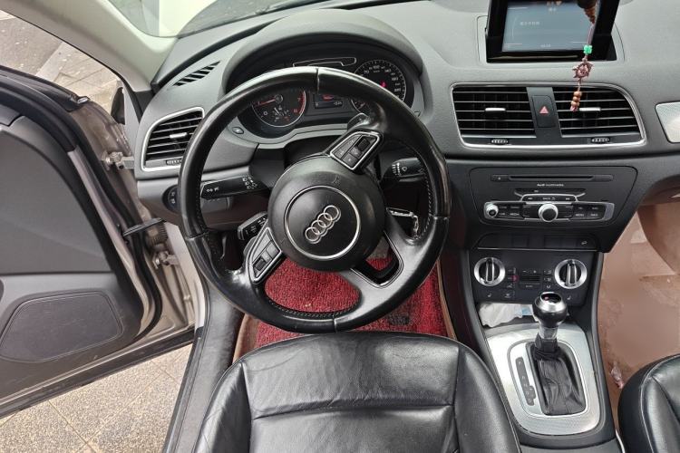 Used Audi Q3 2013 35 TFSI quattro Technology Edition Steering Wheel