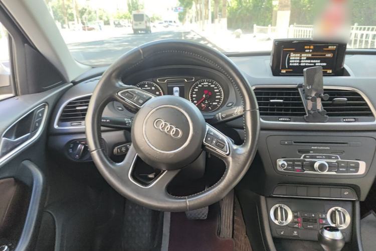 Used Audi Q3 2013 35 TFSI quattro Technology Edition Steering Wheel