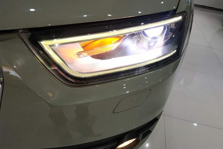 Used Audi Q3 2013 35 TFSI Comfort Model Left Front Headlight