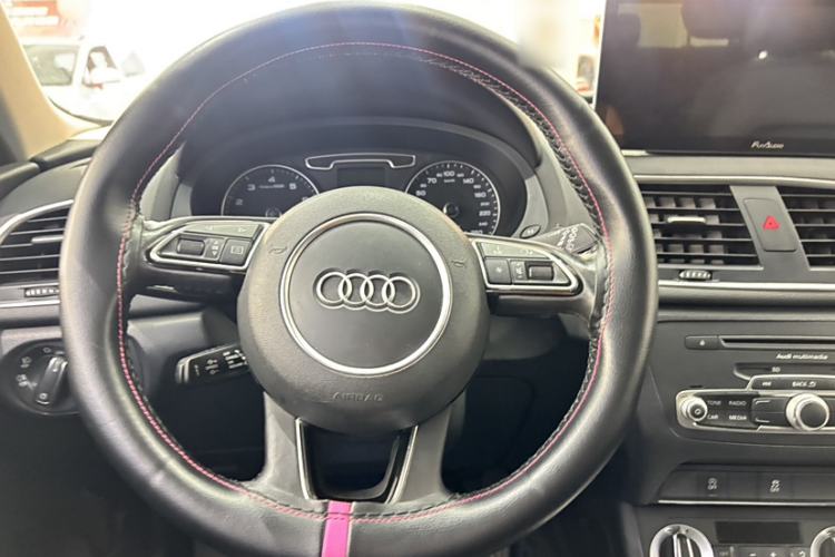 Used Audi Q3 2013 35 TFSI Comfort Model Steering Wheel