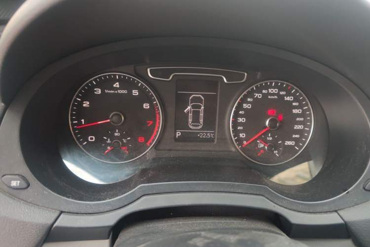 Used Audi Q3 2013 35 TFSI Ambition Edition Instrument Cluster