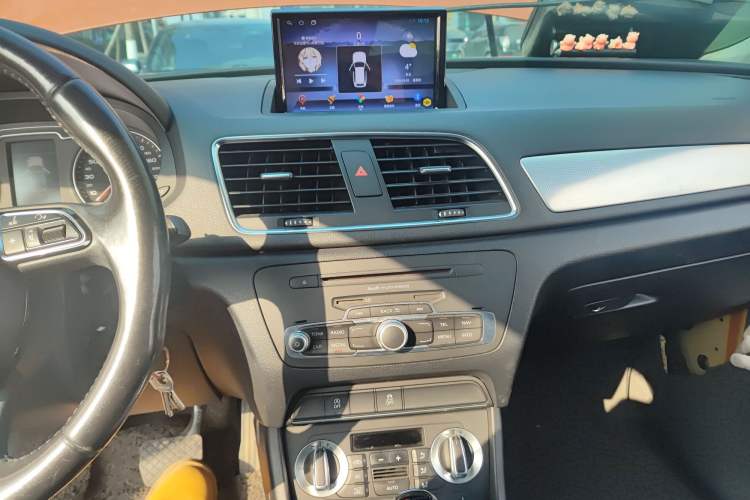 Used Audi Q3 2013 35 TFSI Comfort Model Audio And AC Panel