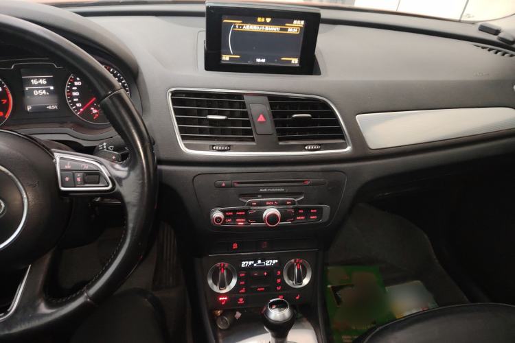 Used Audi Q3 2013 35 TFSI Comfort Model Audio And AC Panel