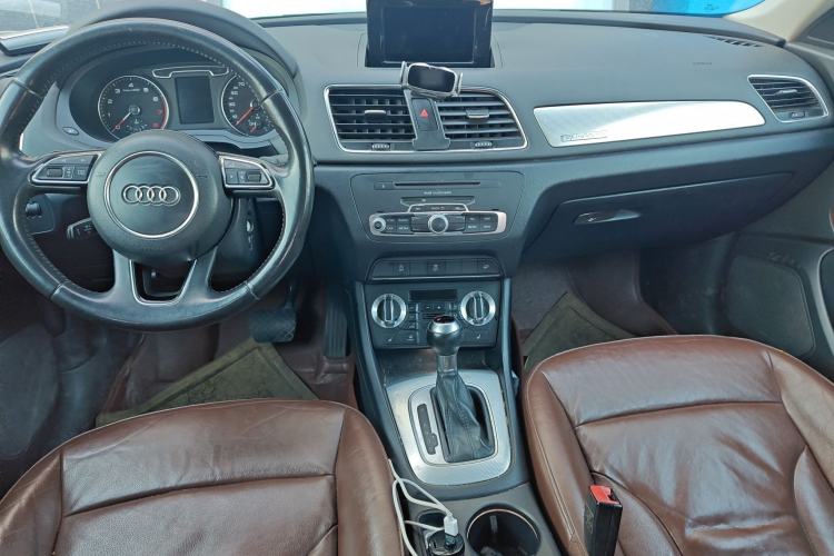 Used Audi Q3 2013 35 TFSI quattro Technology Edition Center Console