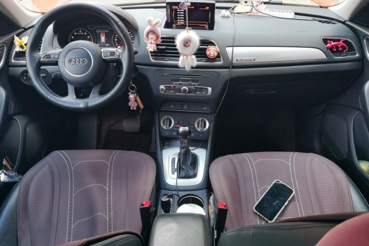 Used Audi Q3 2013 35 TFSI quattro Technology Edition Center Console