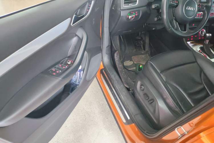 Used Audi Q3 2013 35 TFSI Comfort Model Driver Seat