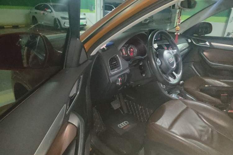 Used Audi Q3 2013 35 TFSI quattro Technology Edition Driver Seat