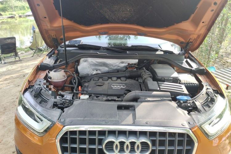 Used Audi Q3 2013 35 TFSI Comfort Model Engine Bay