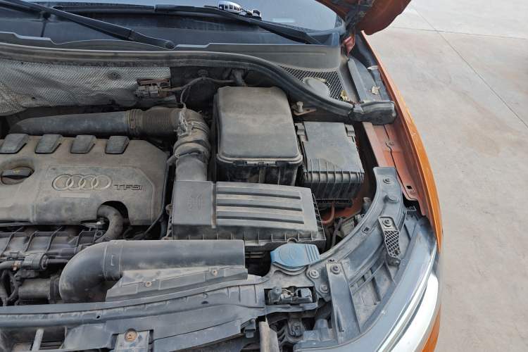 Used Audi Q3 2013 35 TFSI quattro Technology Edition Engine Bay Left