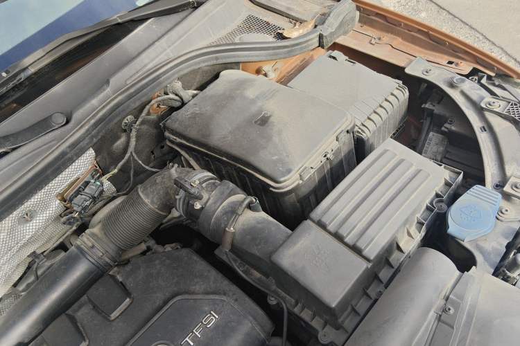Used Audi Q3 2013 35 TFSI quattro Luxury Model Engine Bay Left