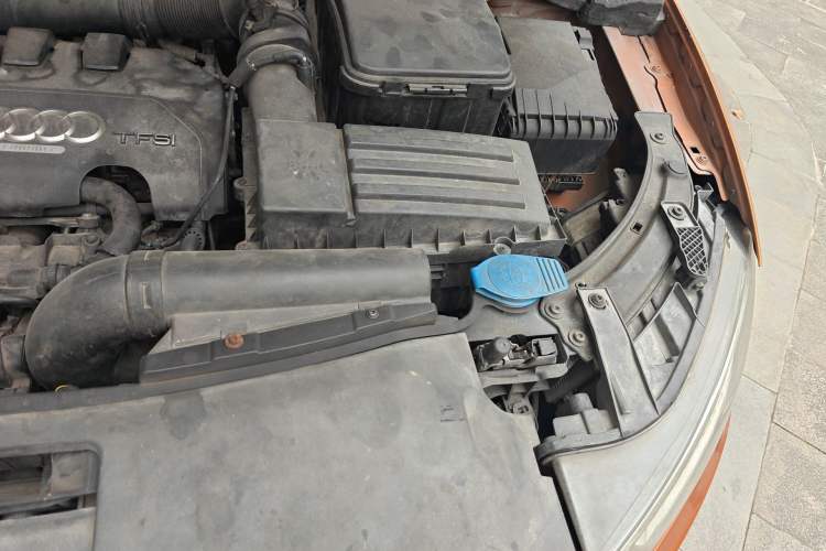 Used Audi Q3 2013 35 TFSI quattro Technology Edition Engine Bay Left