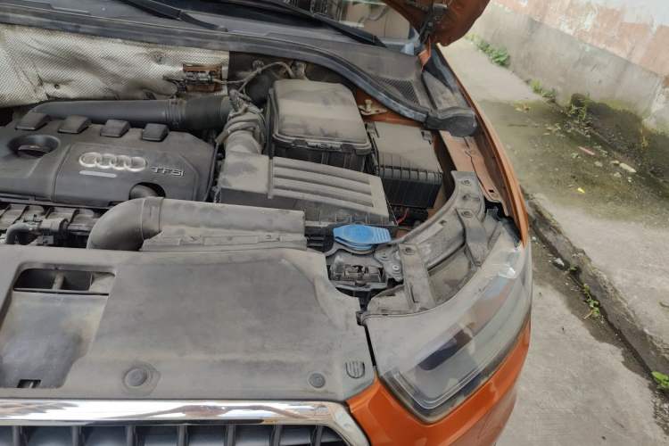 Used Audi Q3 2013 35 TFSI Ambition Edition Engine Bay Left