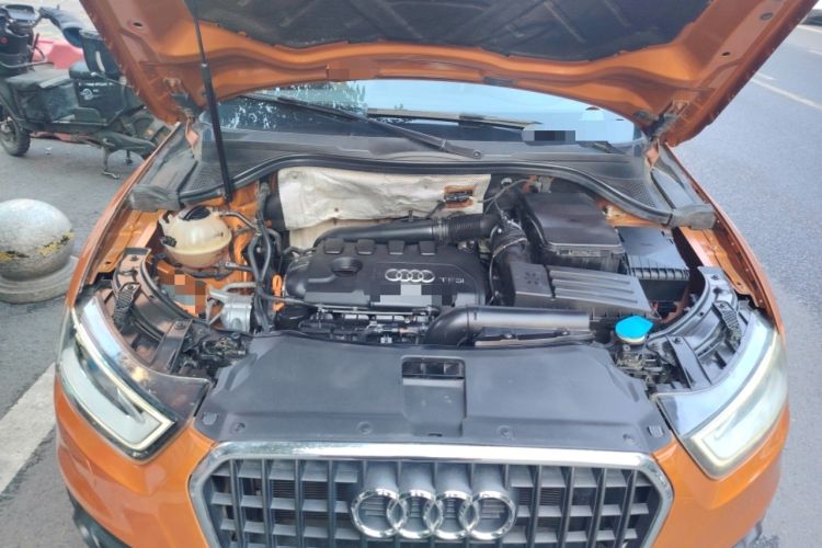 Used Audi Q3 2013 40 TFSI quattro Luxury Model Engine Bay