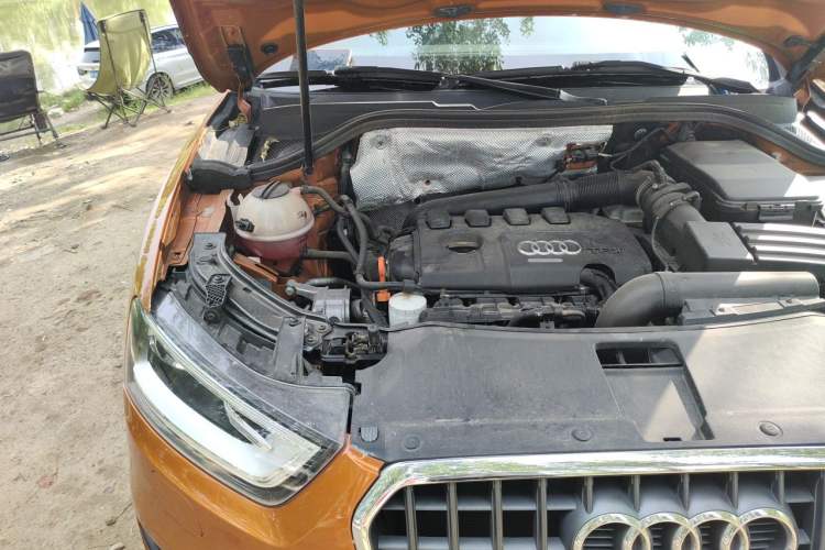 Used Audi Q3 2013 35 TFSI Comfort Model Engine Bay Right
