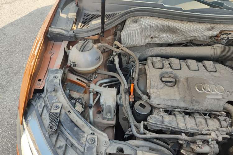 Used Audi Q3 2013 35 TFSI Comfort Model Engine Bay Right