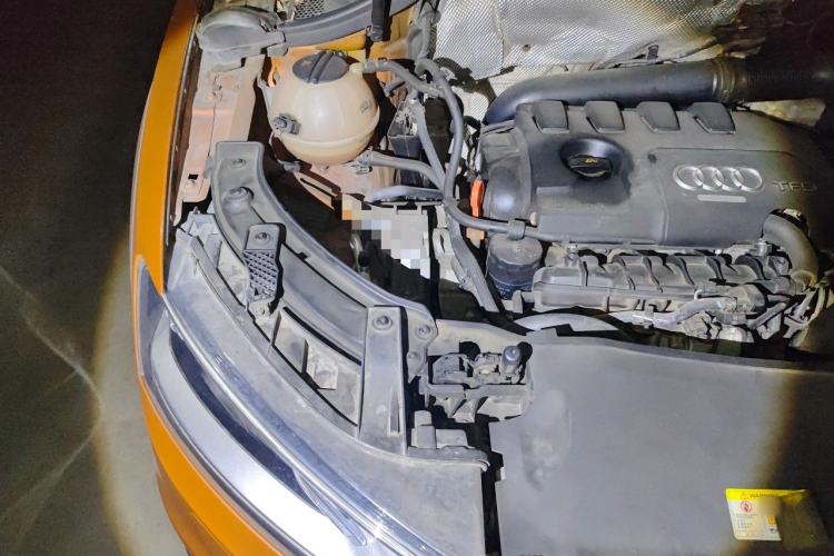 Used Audi Q3 2013 35 TFSI Comfort Model Engine Bay Right