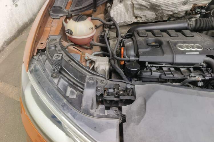 Used Audi Q3 2013 35 TFSI quattro Comfort Model Engine Bay Right