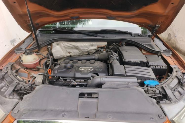 Used Audi Q3 2013 35 TFSI quattro Comfort Model Engine Bay
