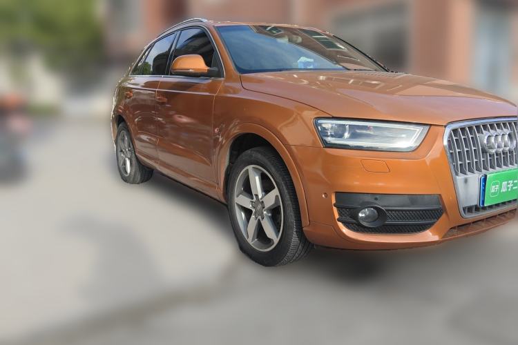 Used Audi Q3 2013 35 TFSI quattro Luxury Model Front Right 45 Deg