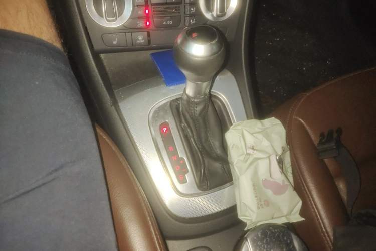 Used Audi Q3 2013 35 TFSI quattro Comfort Model Gear Lever