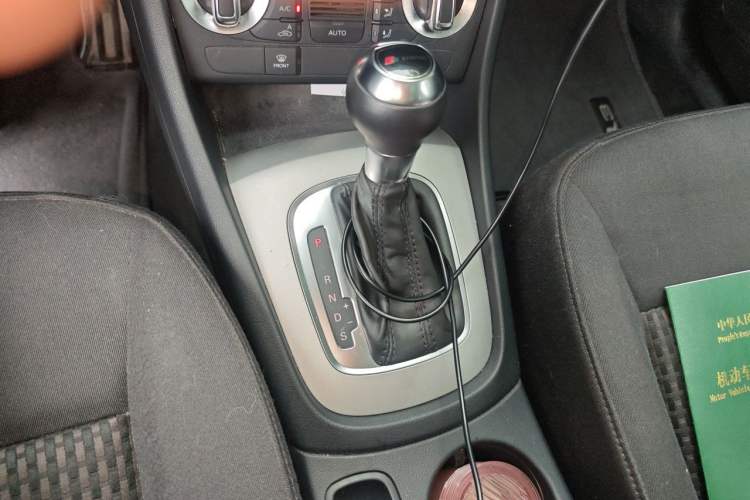 Used Audi Q3 2013 35 TFSI Ambition Edition Gear Lever